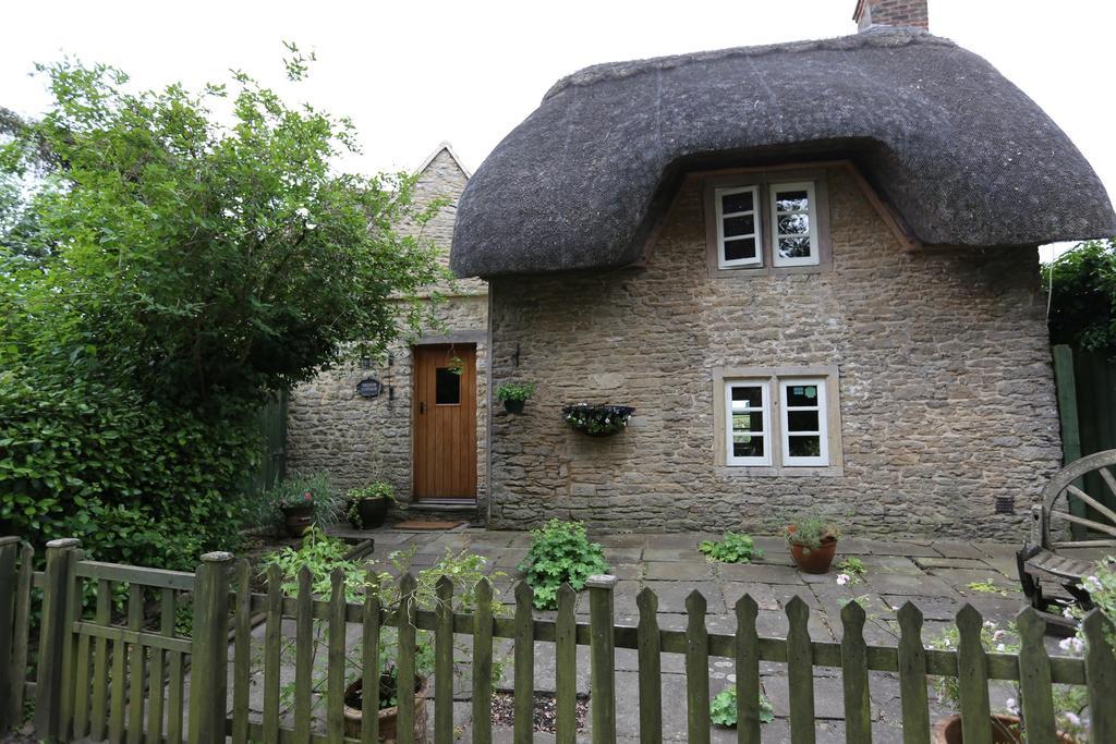 Thatch Cottage Lacock Bagian luar foto