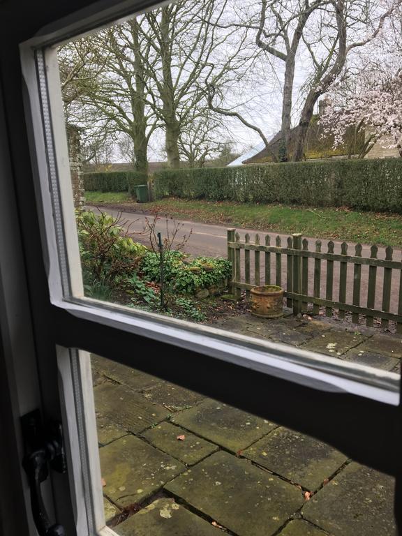 Thatch Cottage Lacock Bagian luar foto